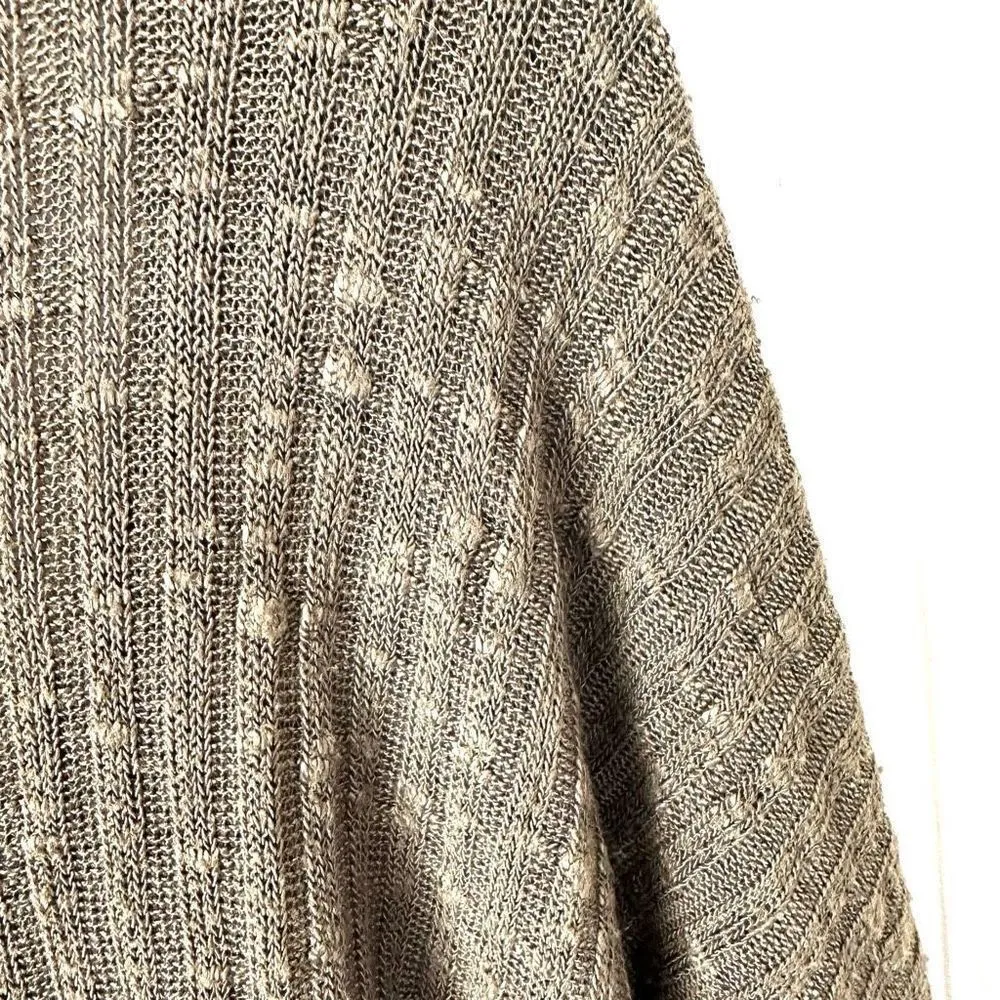 Silence and noise urban outfitters olive green v neck top - Image 4