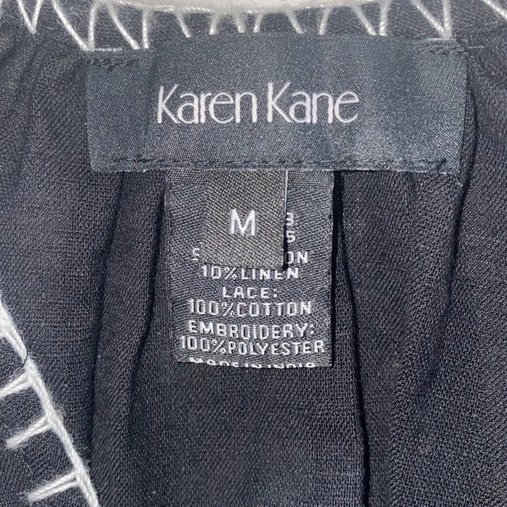 Karen Kane black/white embroidered peasant top. Linen/Cotton blend. Size M. - Image 5