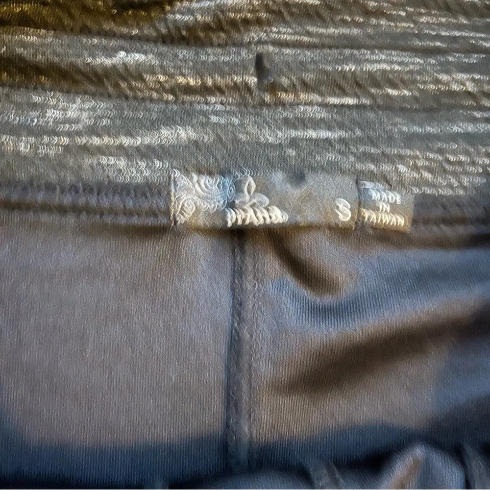 Prana gray drawstring waist skirt size small - Image 3