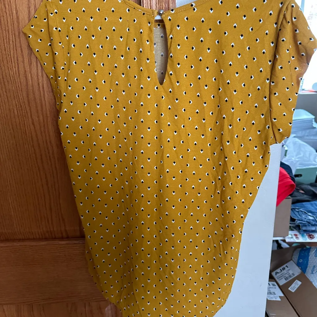 Lily White Yellow Polka Dot Short Sleeve Tee - Image 2