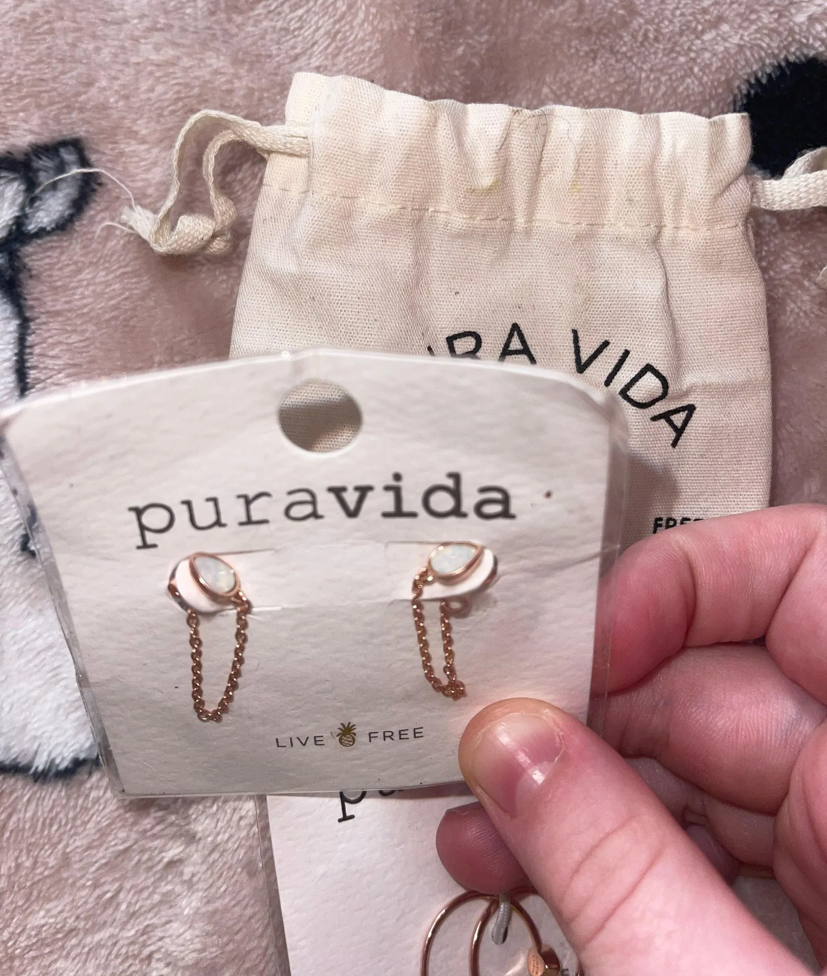 Puravida Opal Ring And Earring Set - Image 2