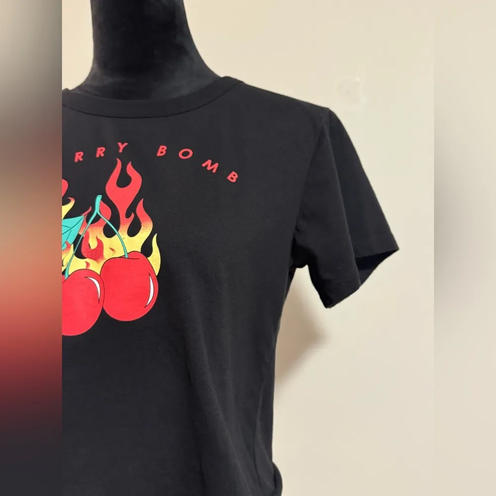 EUC Unbranded Black & Red Cherry Bomb Graphic Tee size XL - Image 3