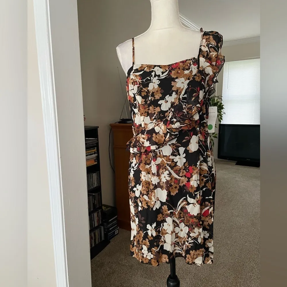 Alyn Paige Floral Print Dress With Ruffle Sleeves NWT Sz 12 Knee Length - Image 3