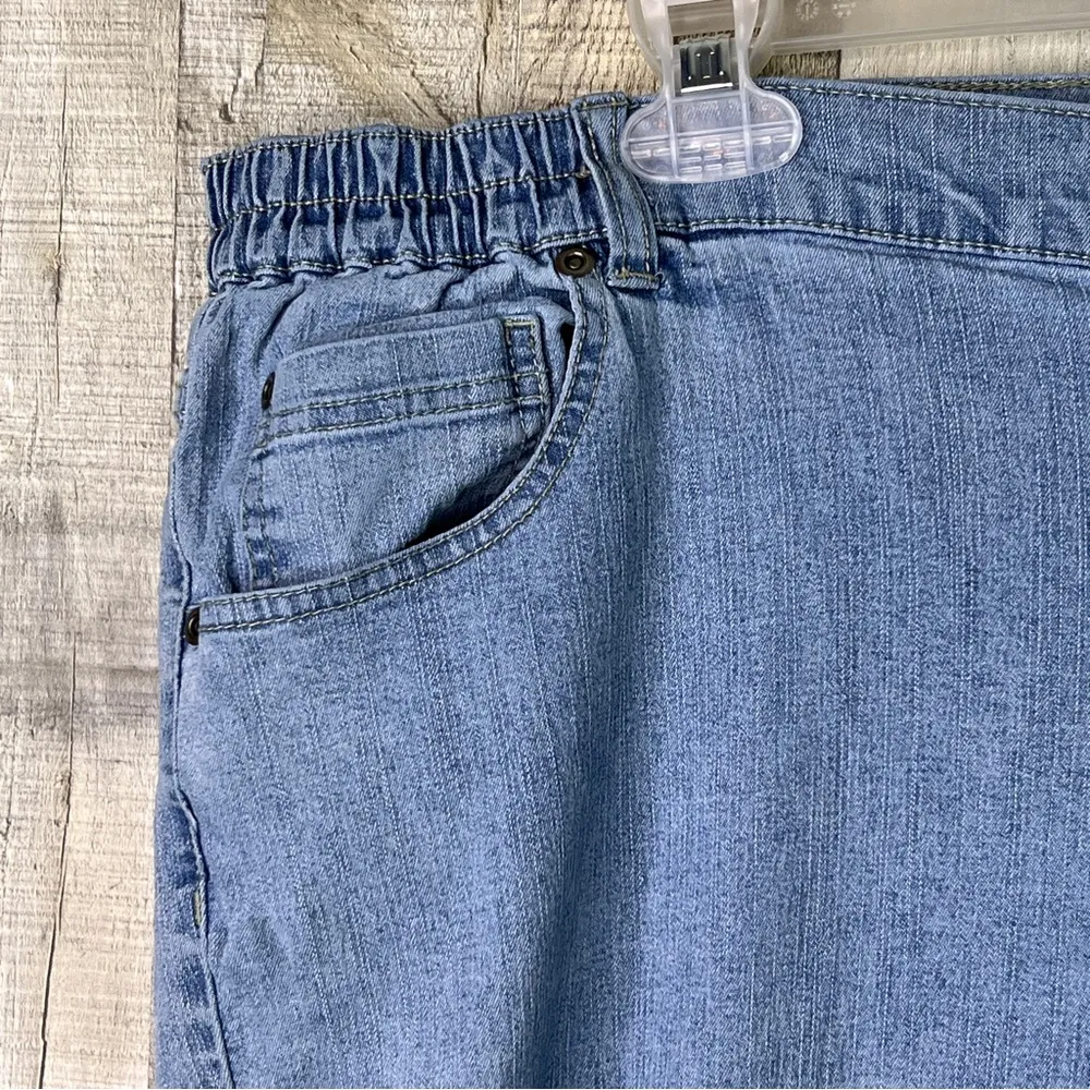 Essentials Size 22/24W Light Blue Denim Jeans w/5 Pockets with. Stretch - Image 5