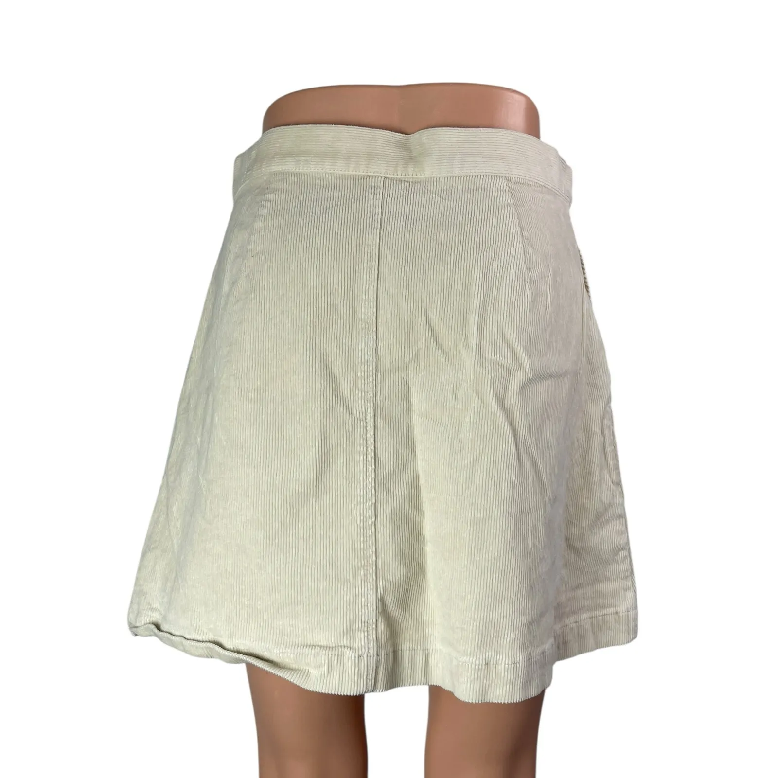 Uniqlo Women's Beige Corduroy Button Down High Rise Mini Flare A-Line Skirt Sz 6 - Image 3