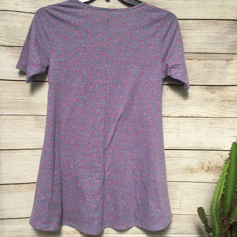 LuLaRoe XS Purple Feather Print Casual Top - Image 4