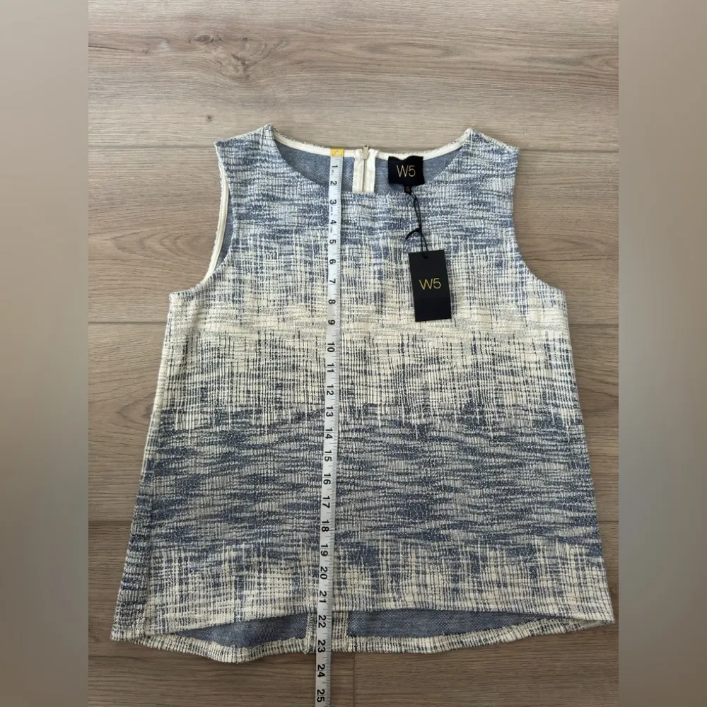 W5 Textured Blue and Cream Tank Top 💙 - Image 2