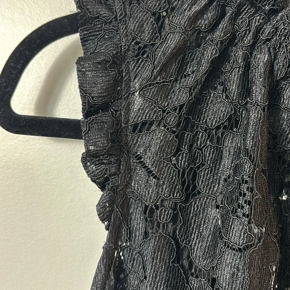 Nanette Lepore Black Lace High Neck Cap Sleeve Lace Floral Top size small - Image 5