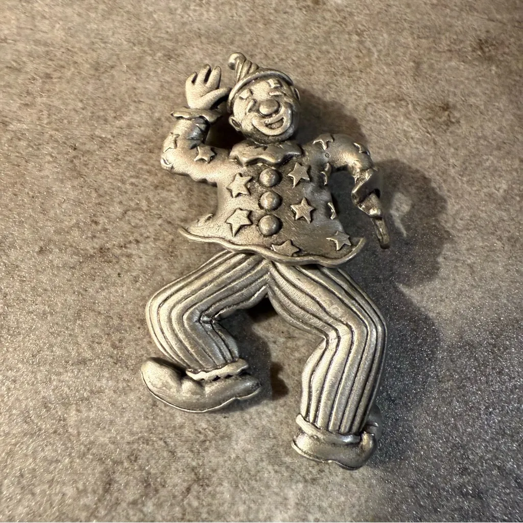 Vintage Jonette Jewelry JJ Clown Gold Tone Brooch Pin Moveable Legs Articulated Silver - Image 4