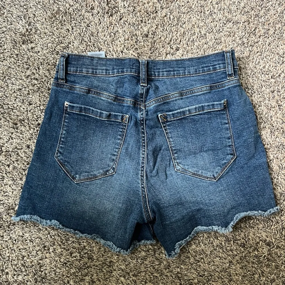 Kensie dark wash denim jean shorts - Image 5