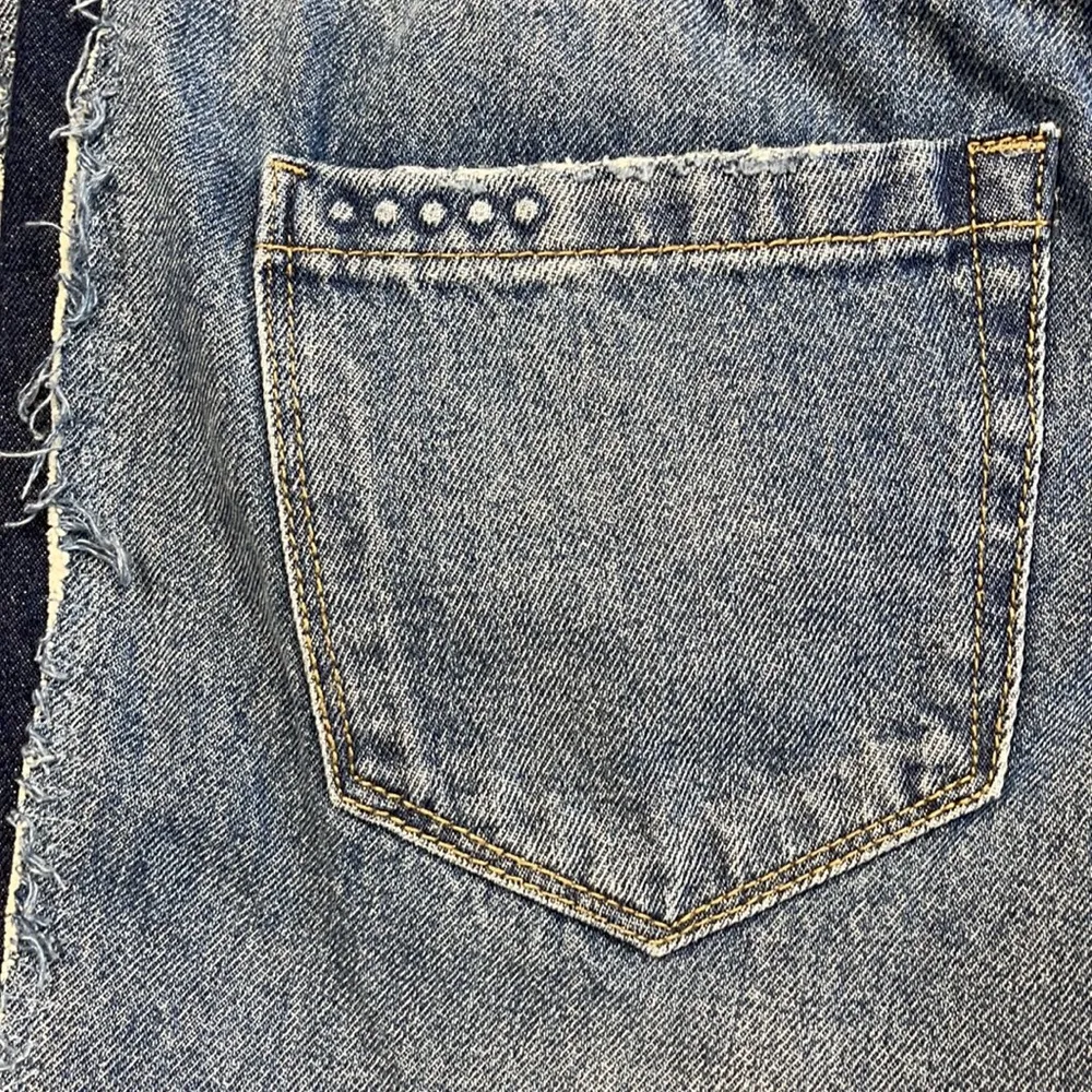 Blank NYC Still Water Crop Girlfriend Distressed Tuxedo Stripe Jeans Size
24 - Image 12