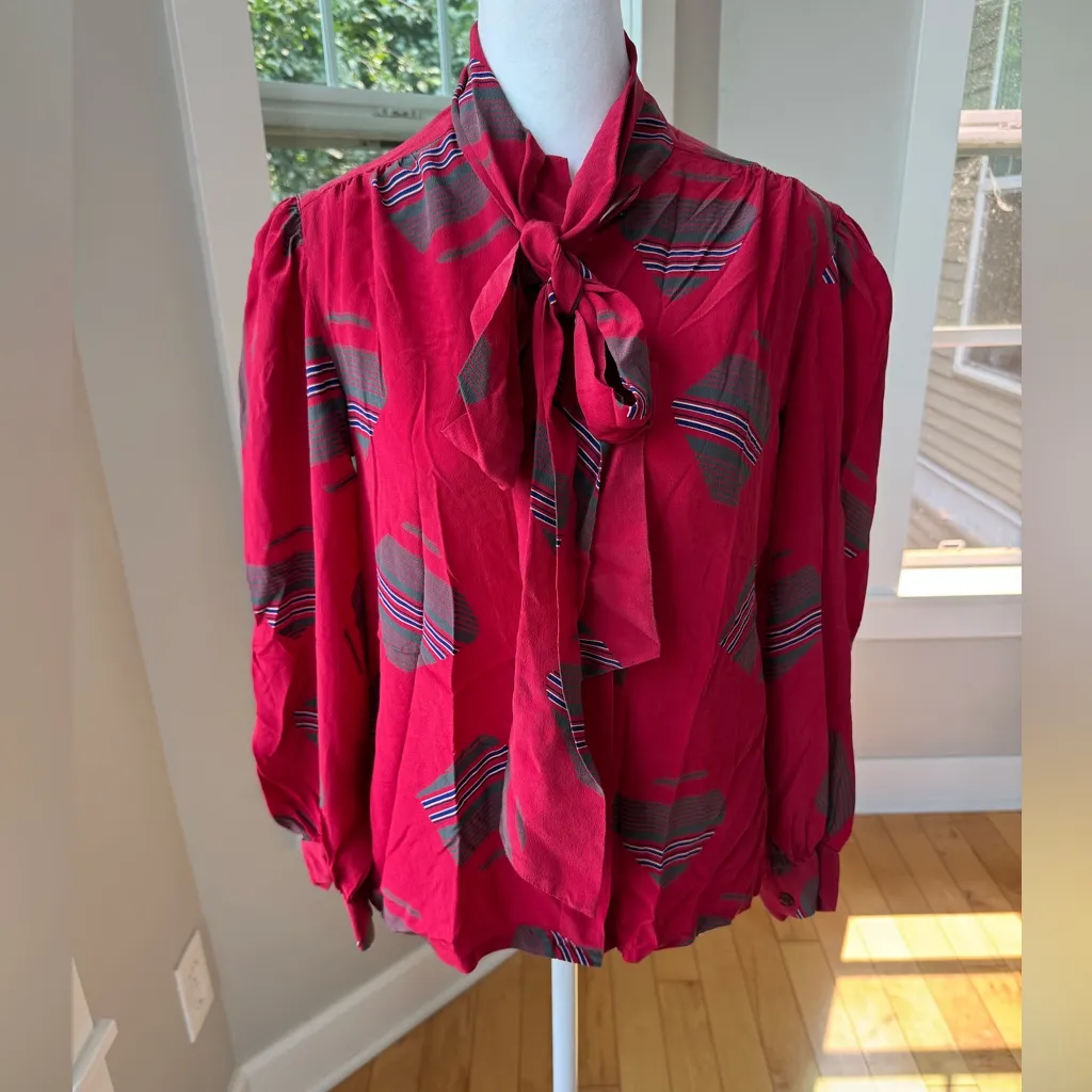 Vintage Ernst Strauss Red Silk Graphic Printed Tie Neck Puff Sleeve Blouse Sz 8 - Image 6