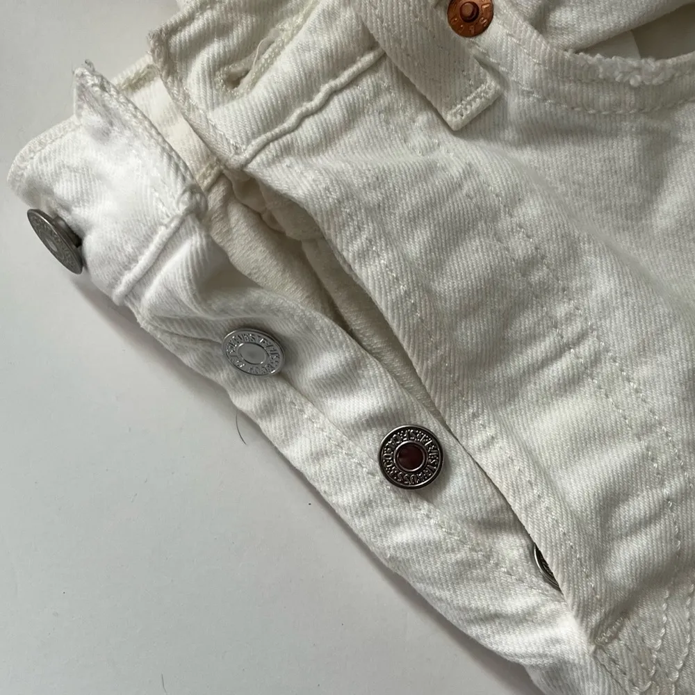 Levi’s • Wedgie Straight Cold Feet Women's White Jeans - Image 5