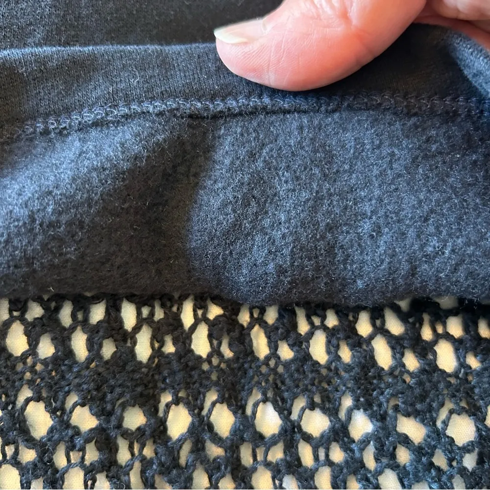 Abercrombie & Fitch Navy Crochet Back Sweatshirt. Size XS. - Image 10