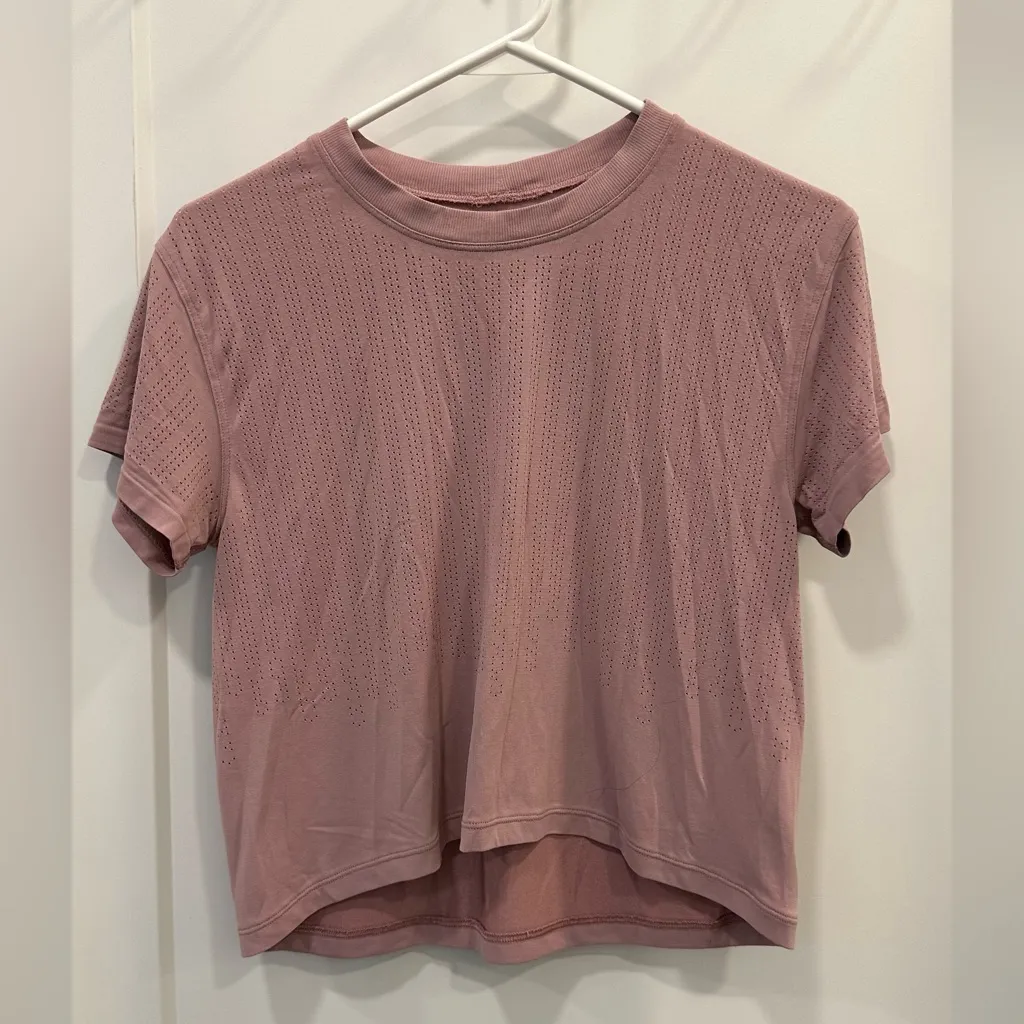 Lululemon  Train to Be Short Sleeve - Image 4