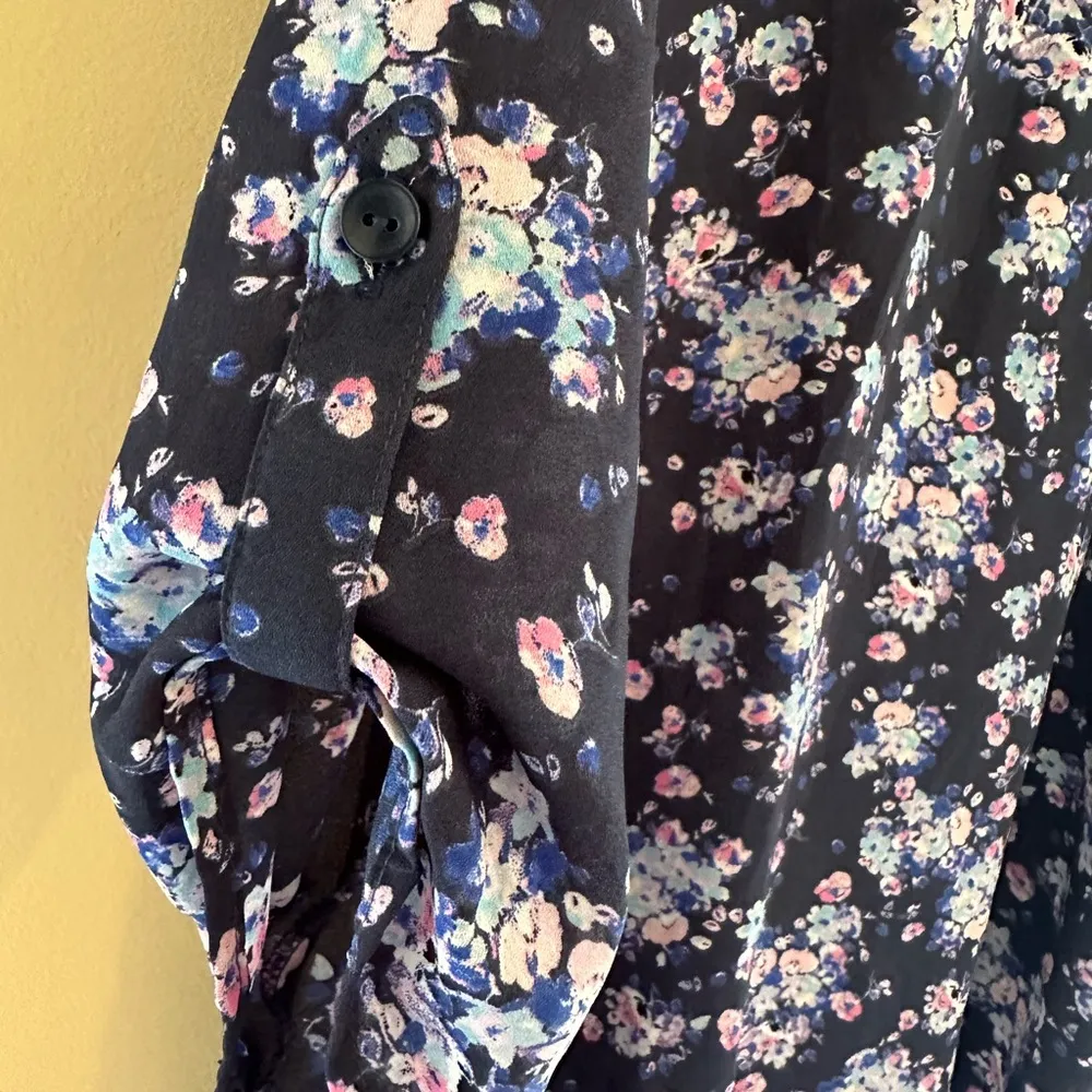 Pink republic  blouse size Large - Image 2