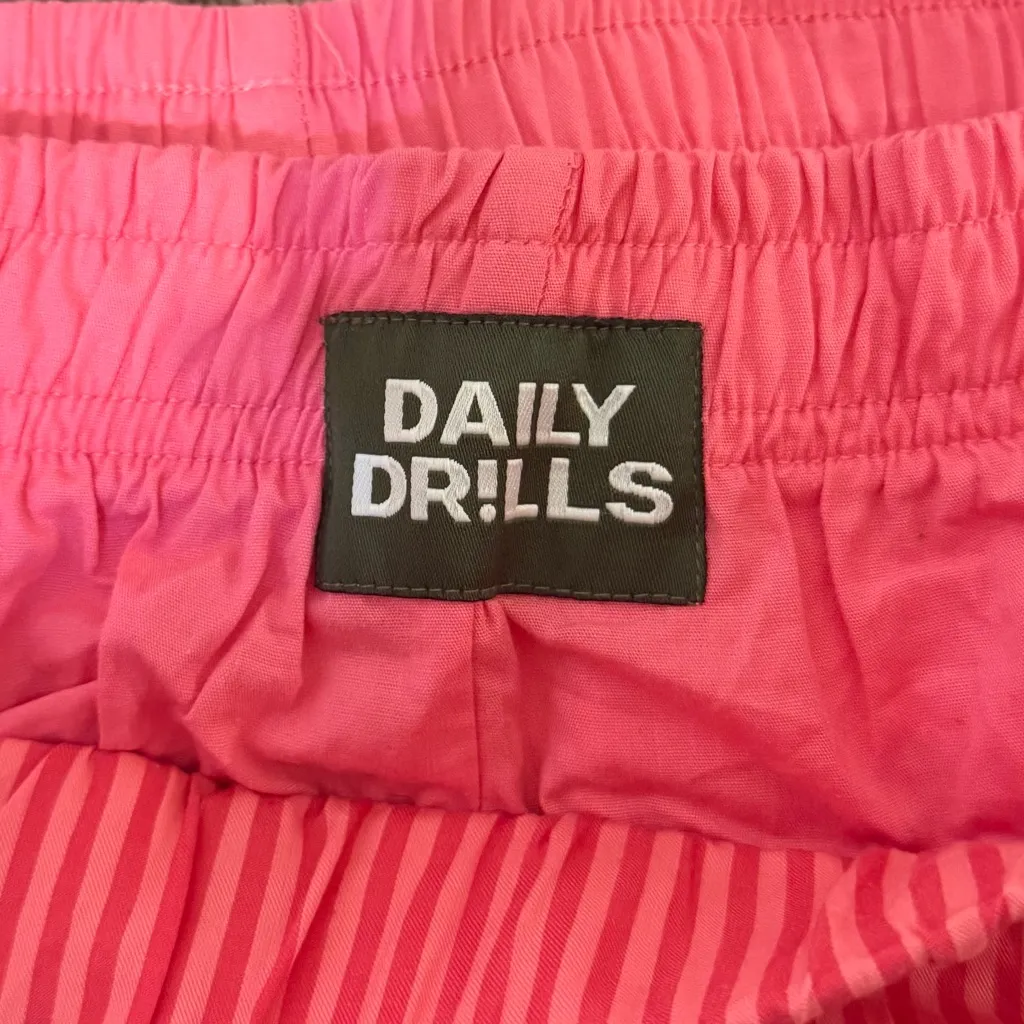 Daily Drills Poplin Double Band pink stripe shorts
Size M/L
Like new condition - Image 4