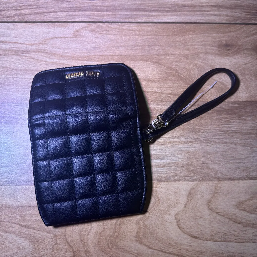 Steve Madden Black Quilted Wristlet - Image 5