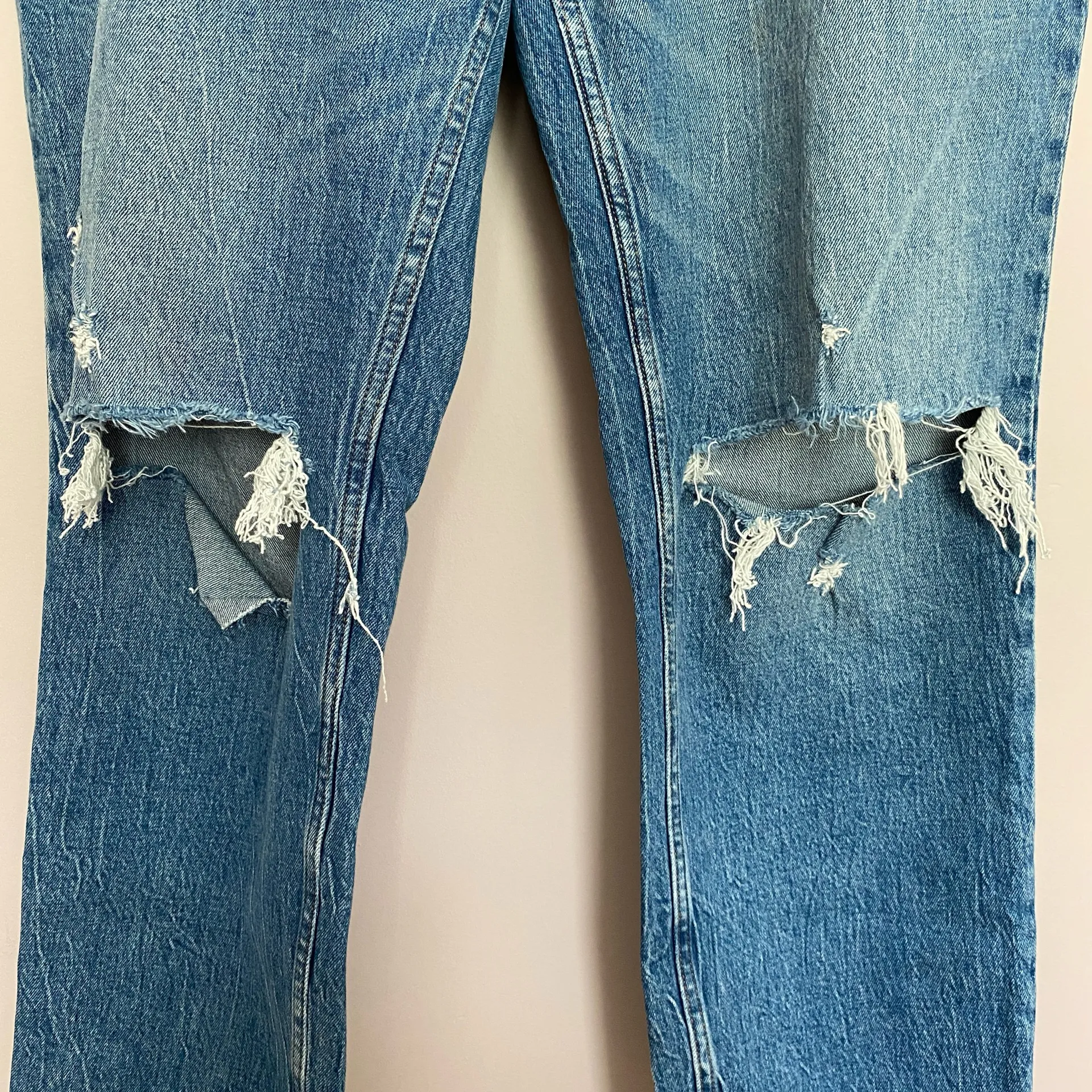Abercrombie & Fitch 90's Straight Ultra High Rise Ripped Jeans  - Image 3