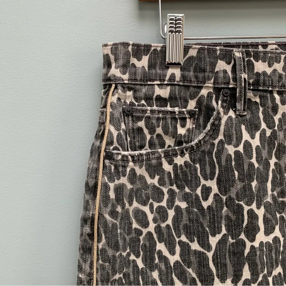 MOTHER The Vagabond Mini Fray Mob Wife Skirt Spot On 31 - Image 8