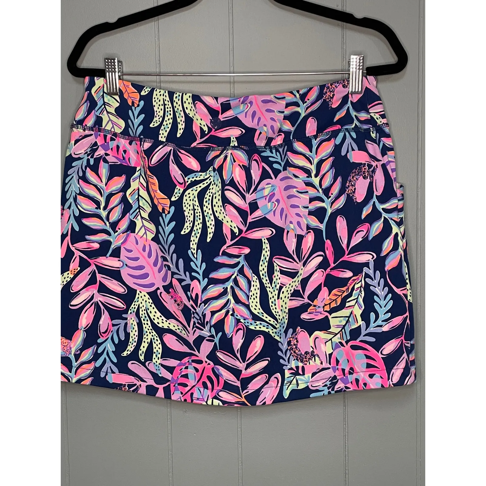 Lilly Pulitzer Luxletic Skort Navy Blue Tropical Floral Print Cheetahs Size L - Image 2