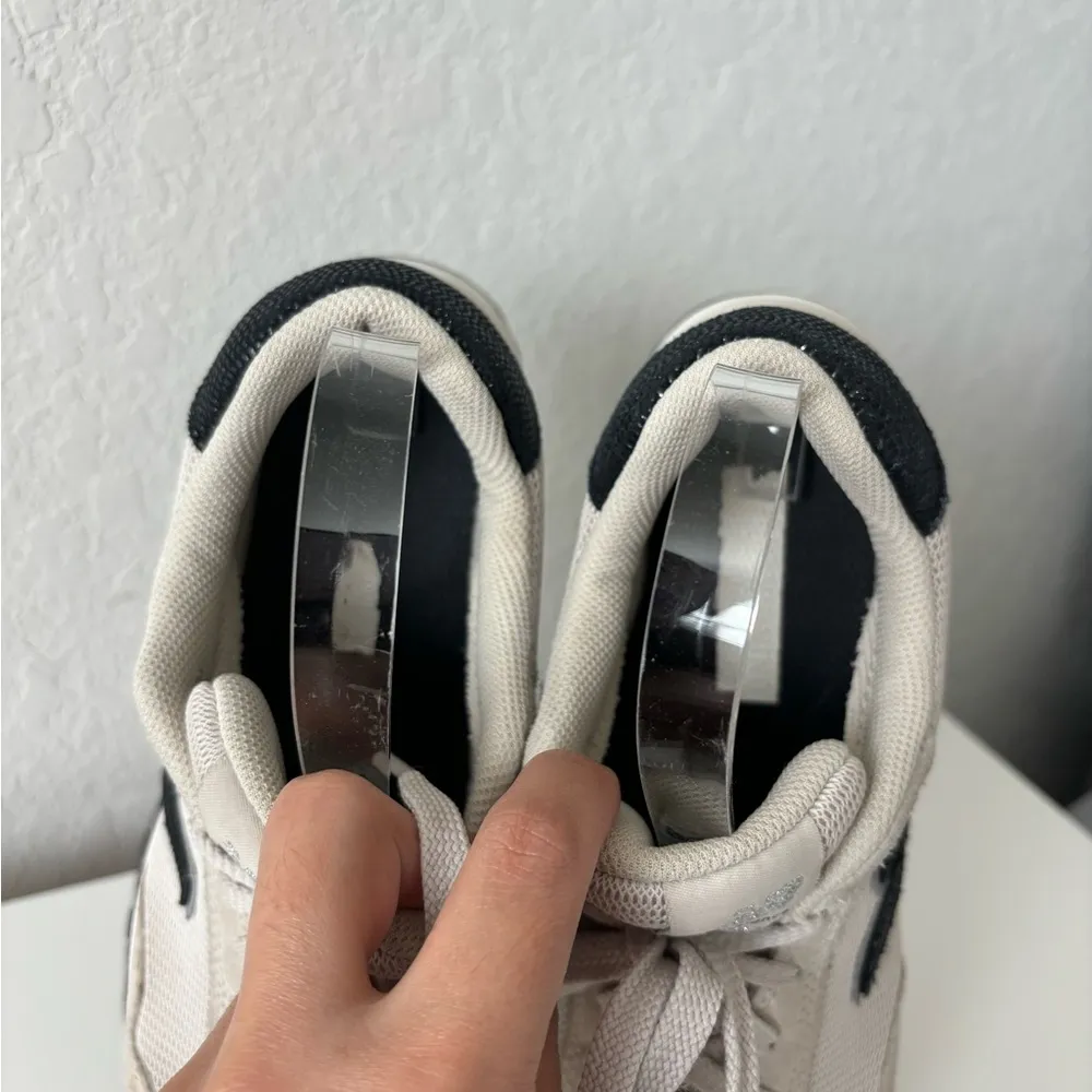 New Balance Beige Women's Sneakers size 7.5 - Image 9