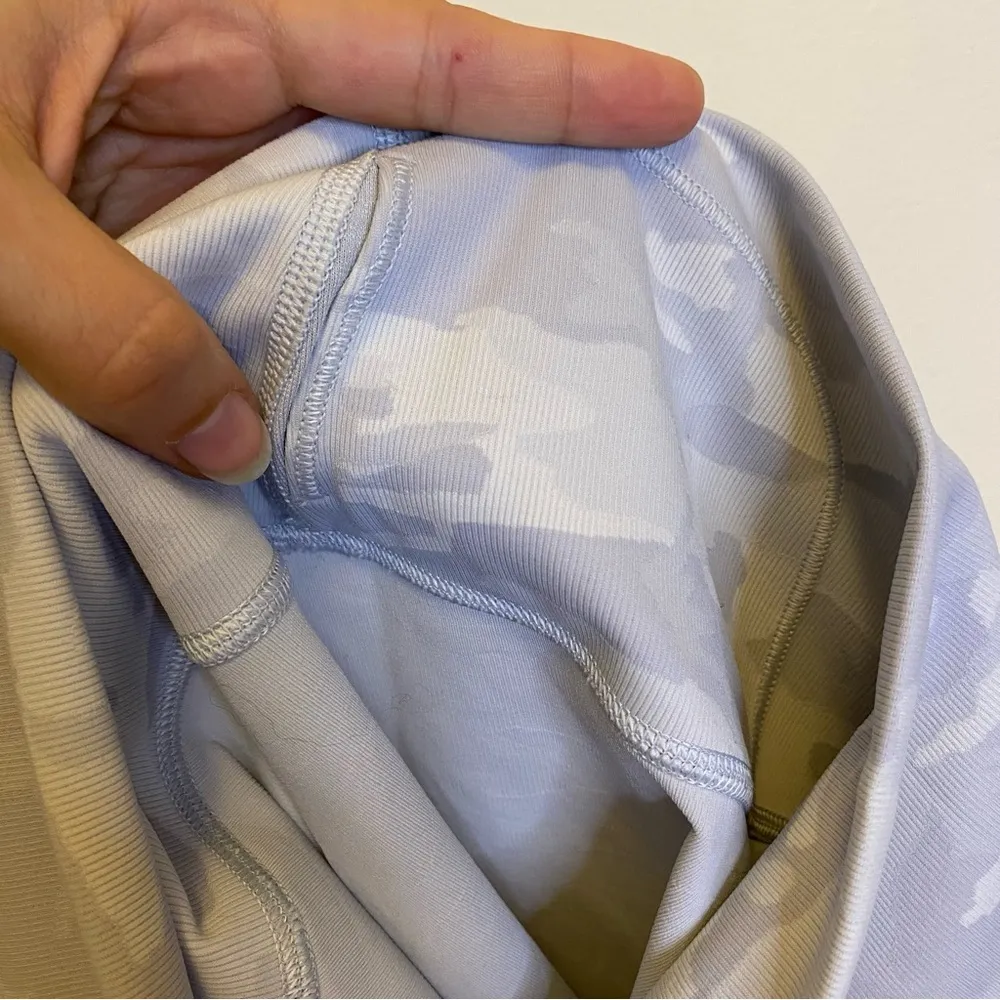 LULULEMON Wunder Under Biker Yoga Short 7" *Ribbed Luxtreme Camo White/Gray Sz 8 - Image 9