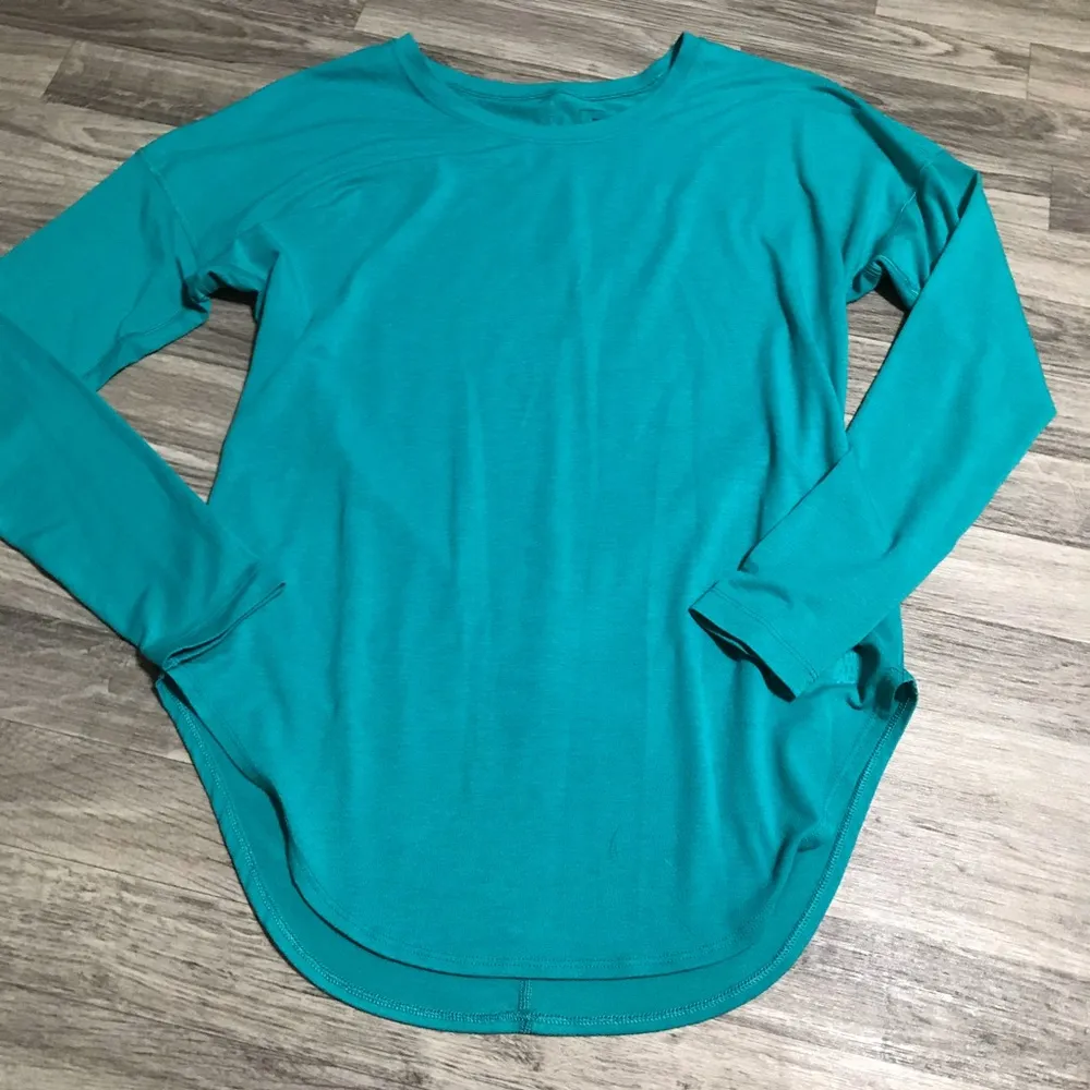 ⭐️The North Face Teal Long Sleeve Shirt-size small - Image 3