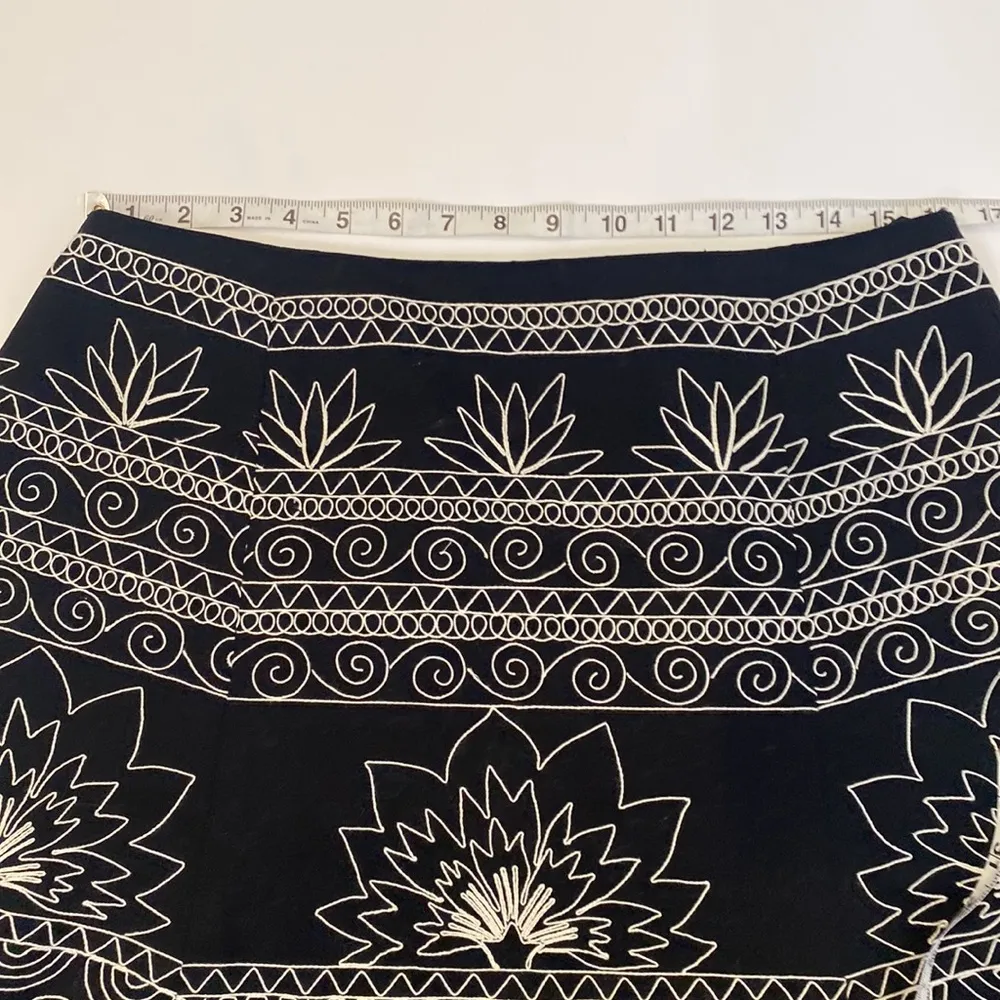 Talbots Petites Black w/Cream Embroidered Flowers A-Line Midi Skirt EUC Sz 14P - Image 8