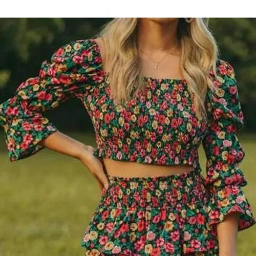 BuddyLove Botanical‎ Floral Smocked Square Neck Bell Sleeve Crop Top Women's M - Image 2