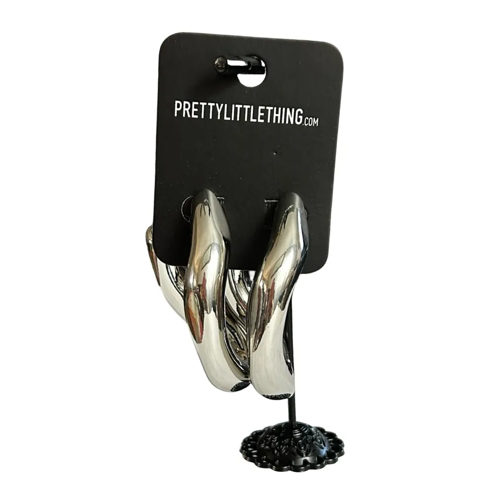 PRETTYLITTLETHING Silver Chunky Link Wave Hoop Earrings - Image 3