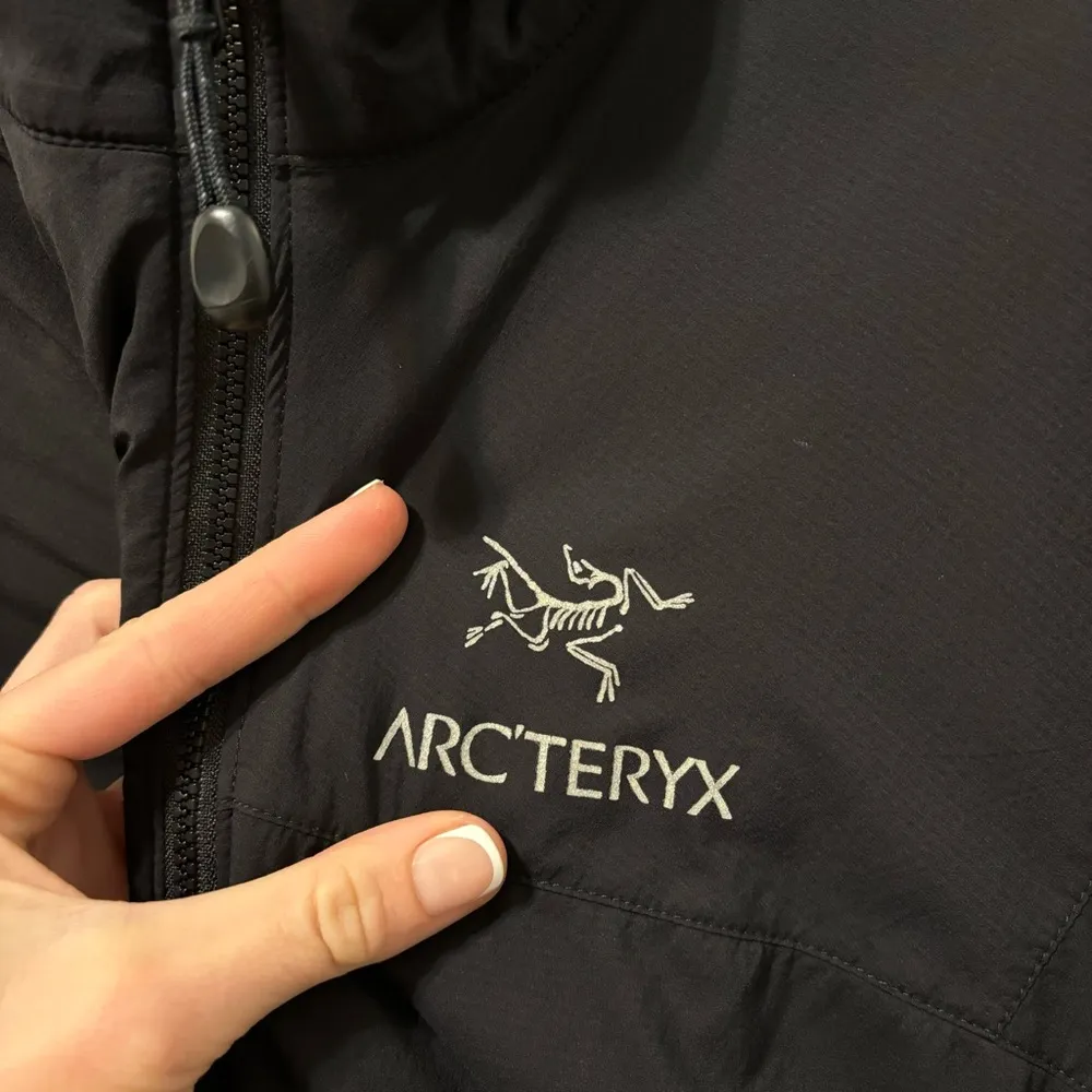 Arc'Teryx 90's Womens Black Atom Jacket - Image 4