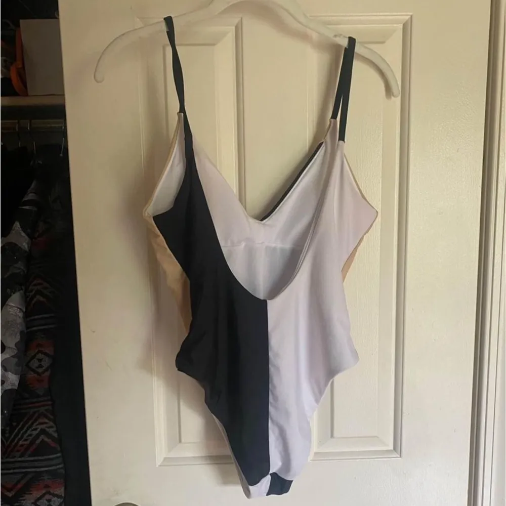 Cabana del sol medium bathing suit - Image 2