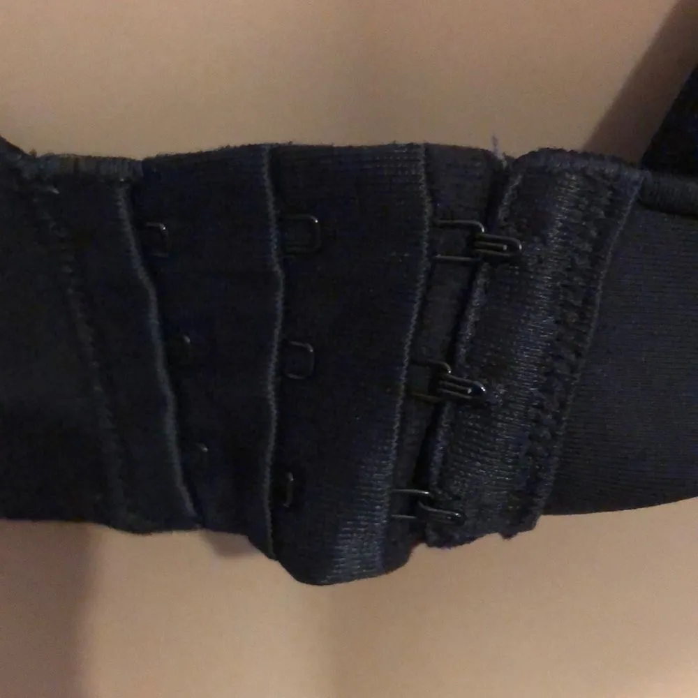 Maidenform Black Underwire Minimizer Bra 38D - Image 8