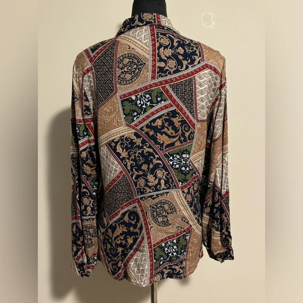 EUC Lucia Brown and Blue abstract pattern button down dress shirt size medium - Image 5