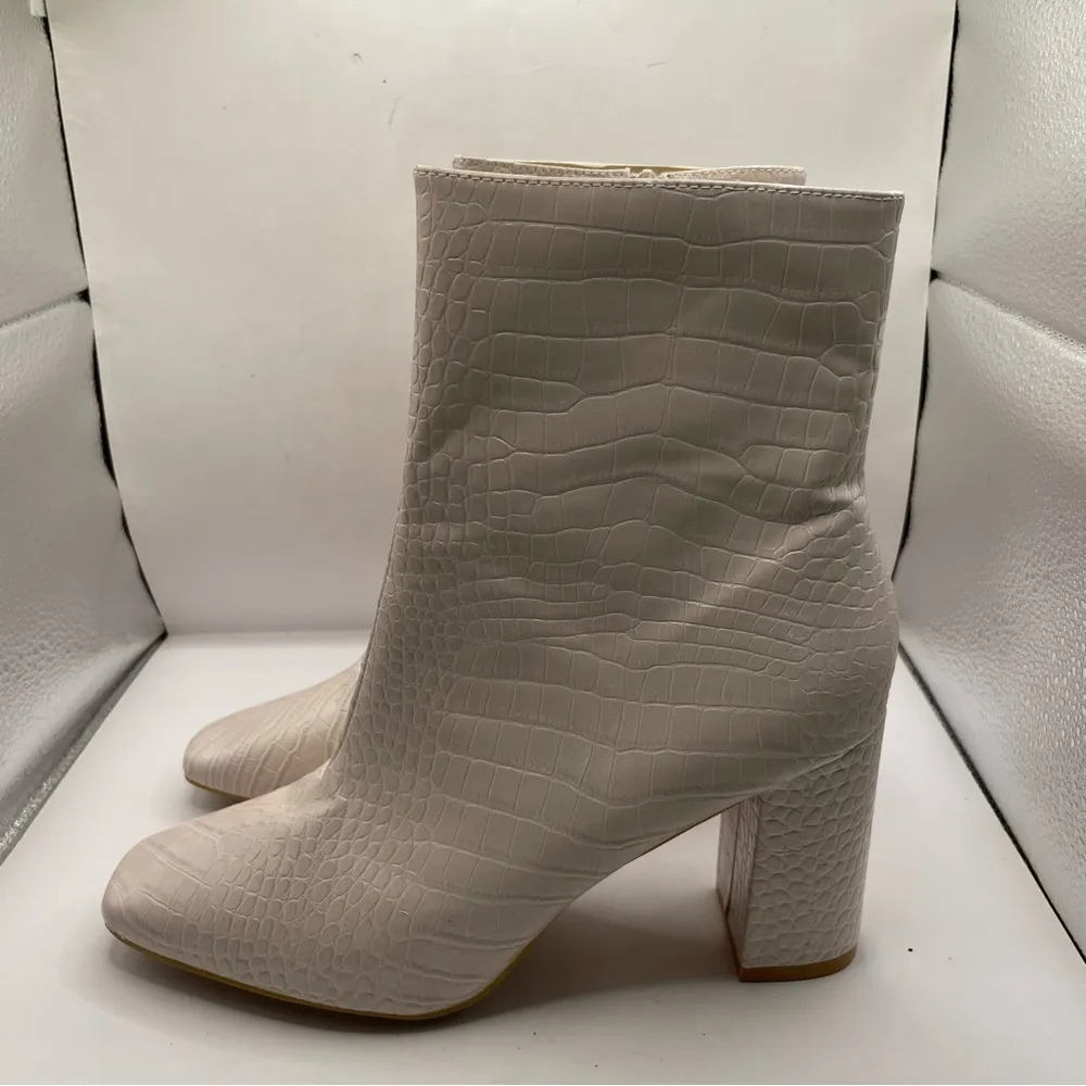 Lulus my generation pale pink crocodile block heel women size 11 - Image 2