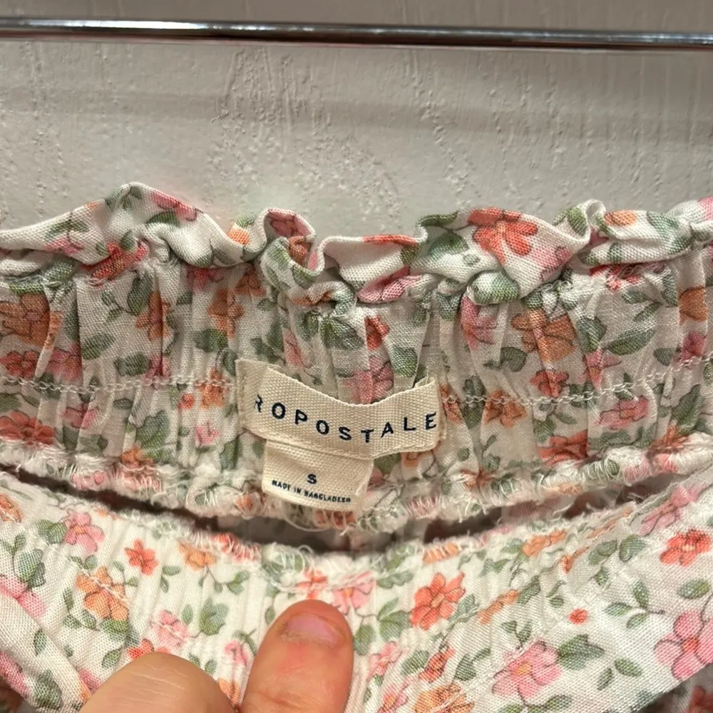 Aeropostale Pink and White Skorts with Floral Ruffles - Image 3