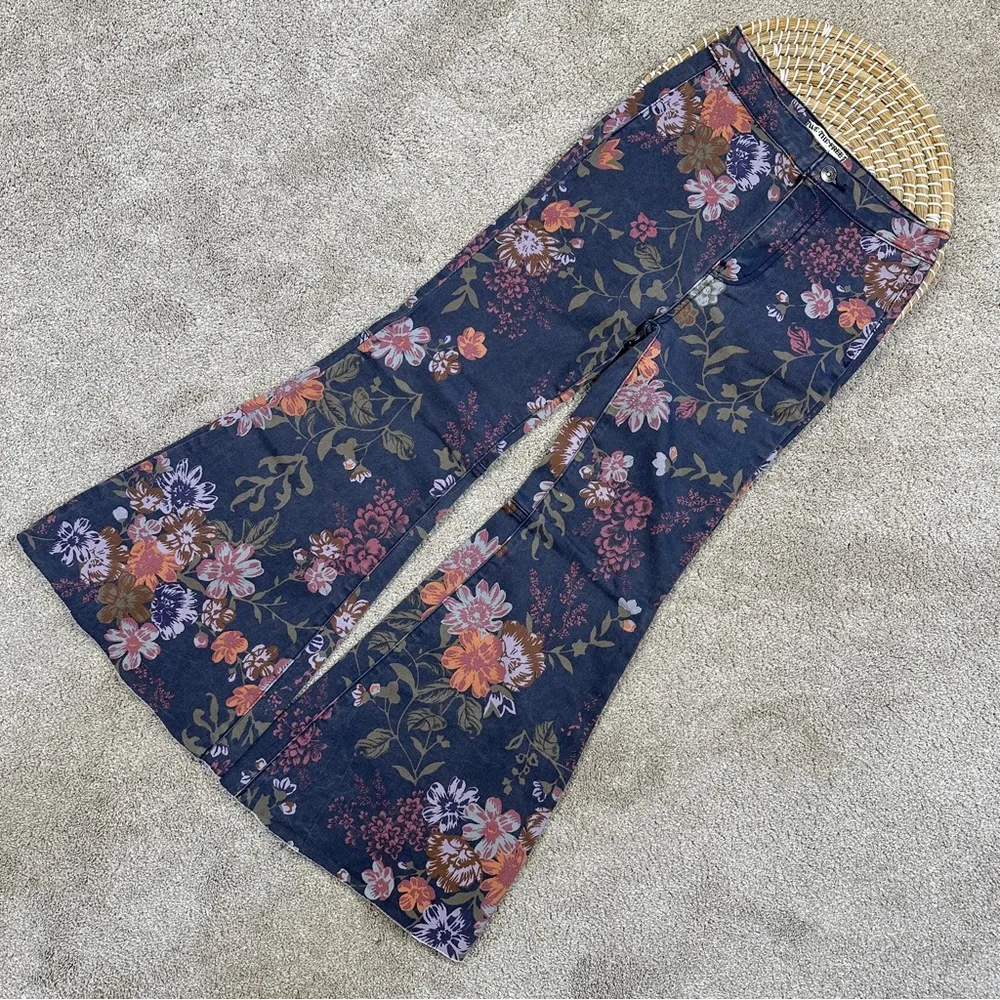 We The Free Women’s Youthquake Printed Crop Flare Pants Jeans Multicolor 25 - Image 3