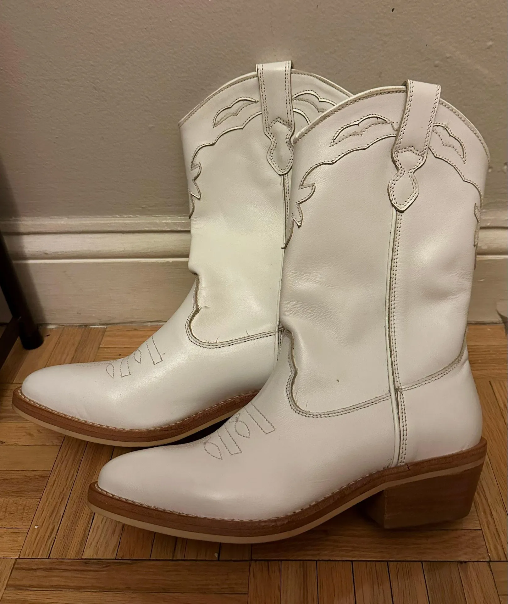 White Leather Western Boots Size 6 - Image 4
