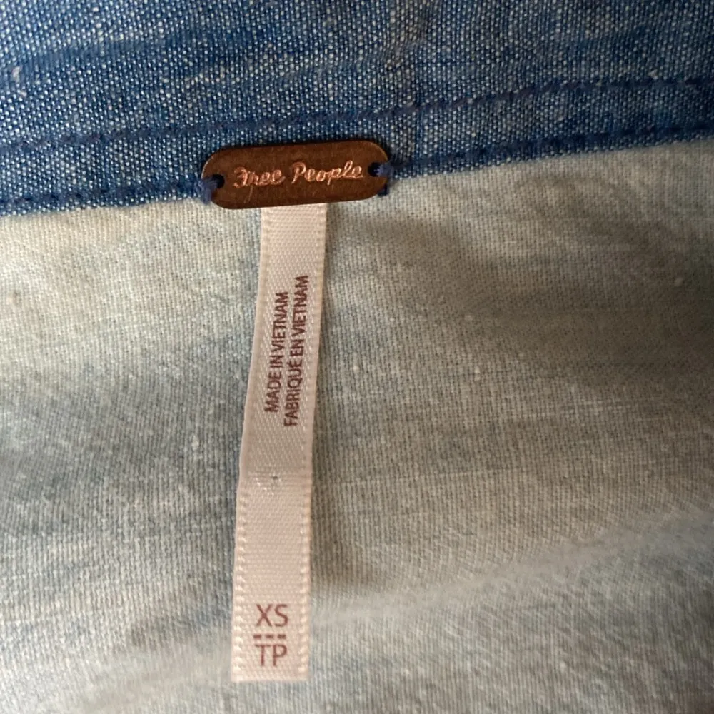 Free People Button Down Paisley Print SIZE XS - Image 4