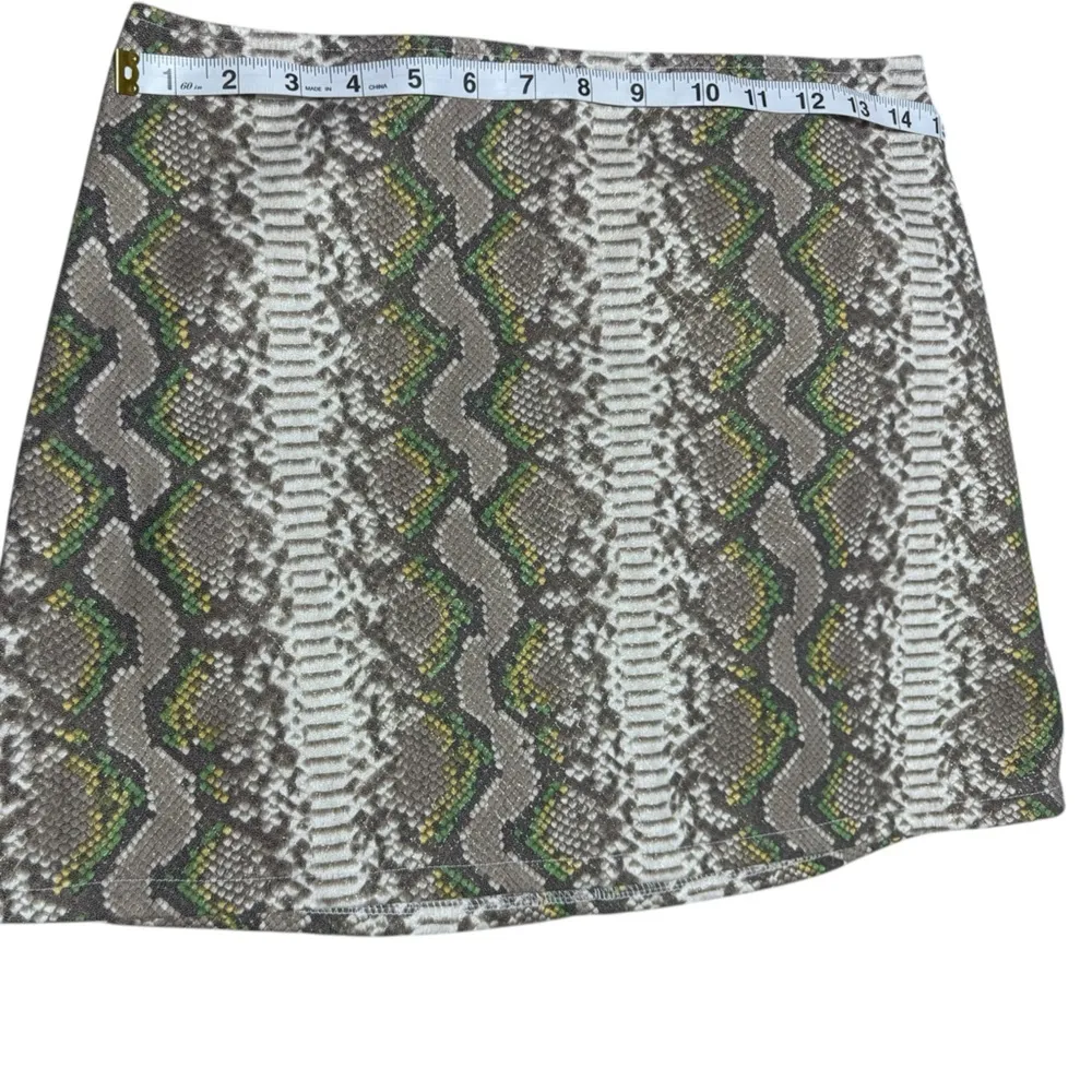 Honey Punch snakeskin mini skirt sz s - Image 3