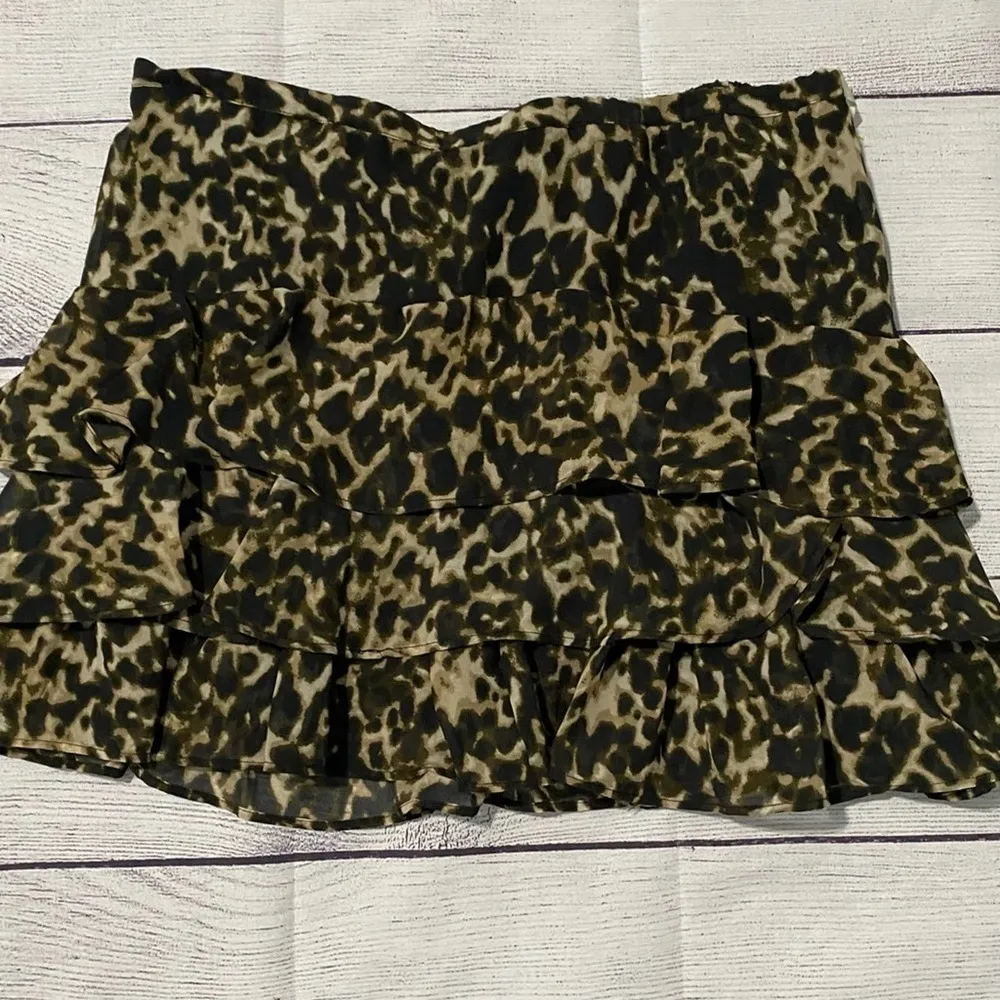 Convers leopard skirt - Image 2
