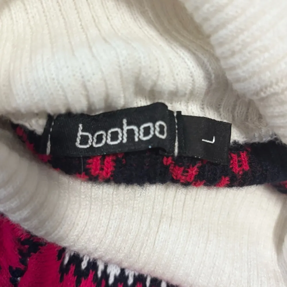 Women's Boohoo red white Christmas Holiday fair isle turtleneck sweater size lg - Image 6