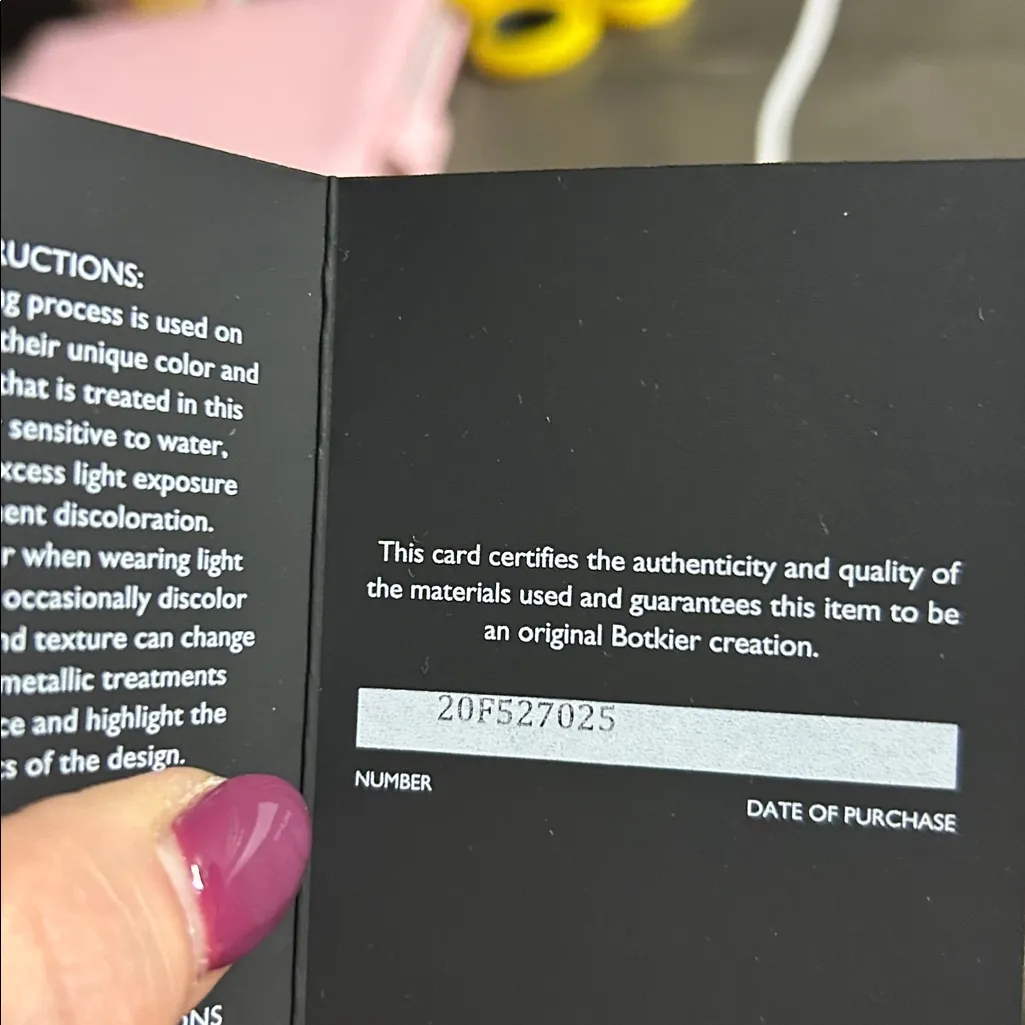 Botkier Crosstown Medium Leather Hobo Bag in a cream or taupe colorblock design - Image 9