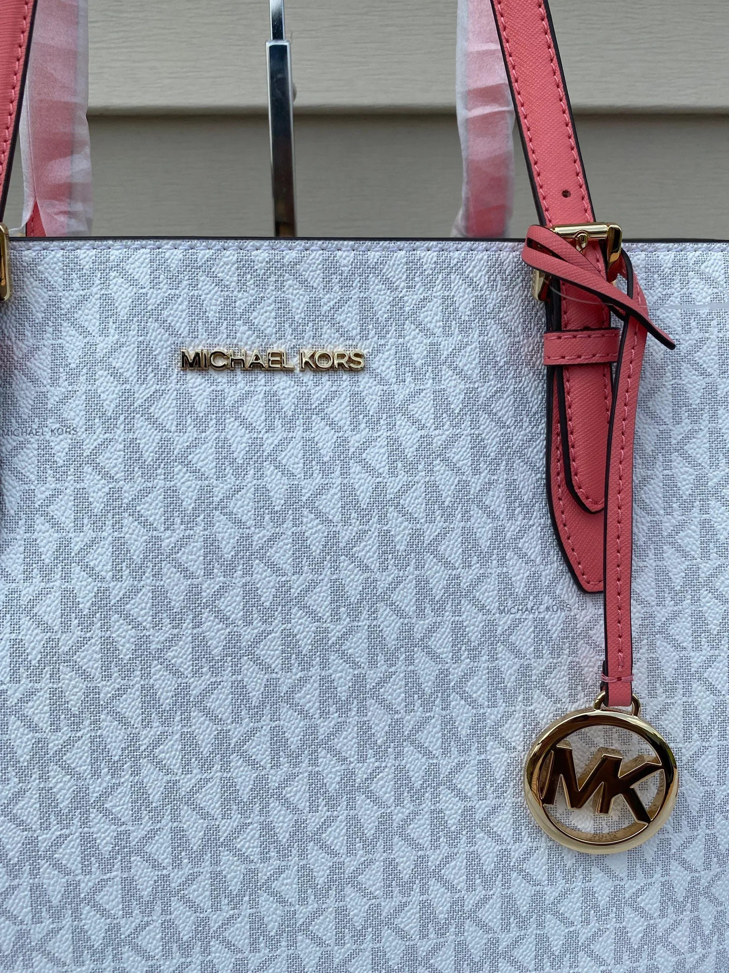 Michael Kors MK Gilly LG Drawstring Tote Grapefruit - Image 9