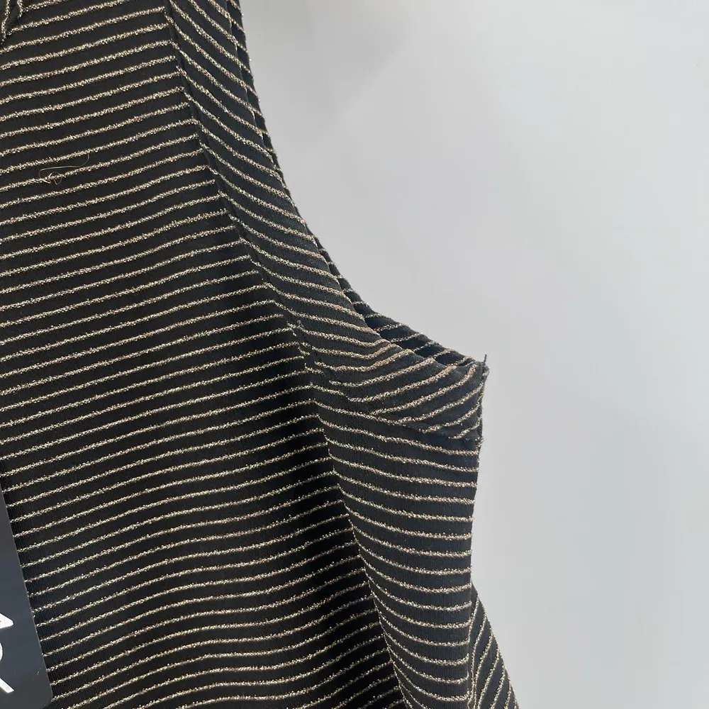 CHASER Tank Size Extra Small NWT Black Gold Stripe Metallic Going Out Evening - Image 8