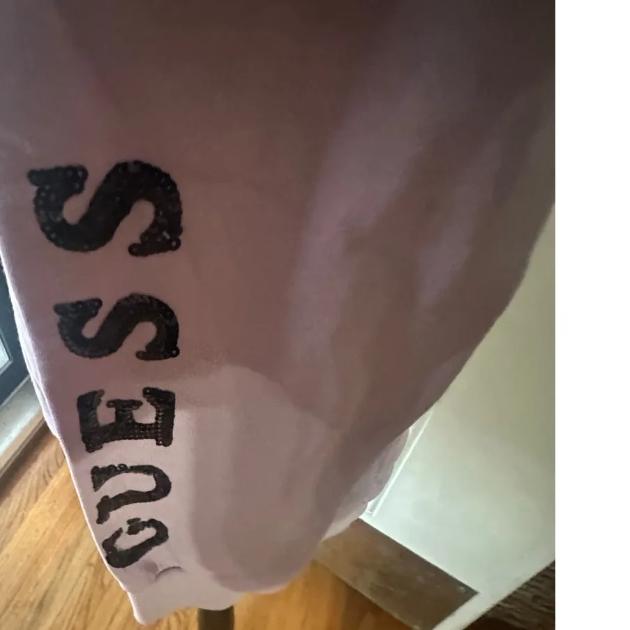 Guess Purple Full-Zip Hoodie – Sequin Logo Sleeve, Soft & Stylish - Image 5