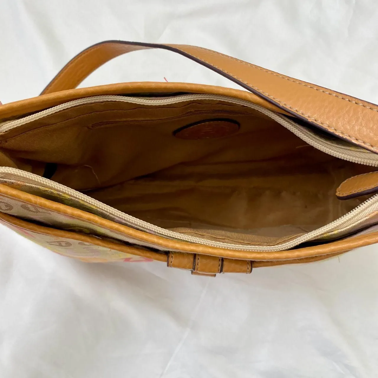 Etienne Aigner Vintage Early 2000's Tan Multi Signature Print Shoulder Bag - Image 6