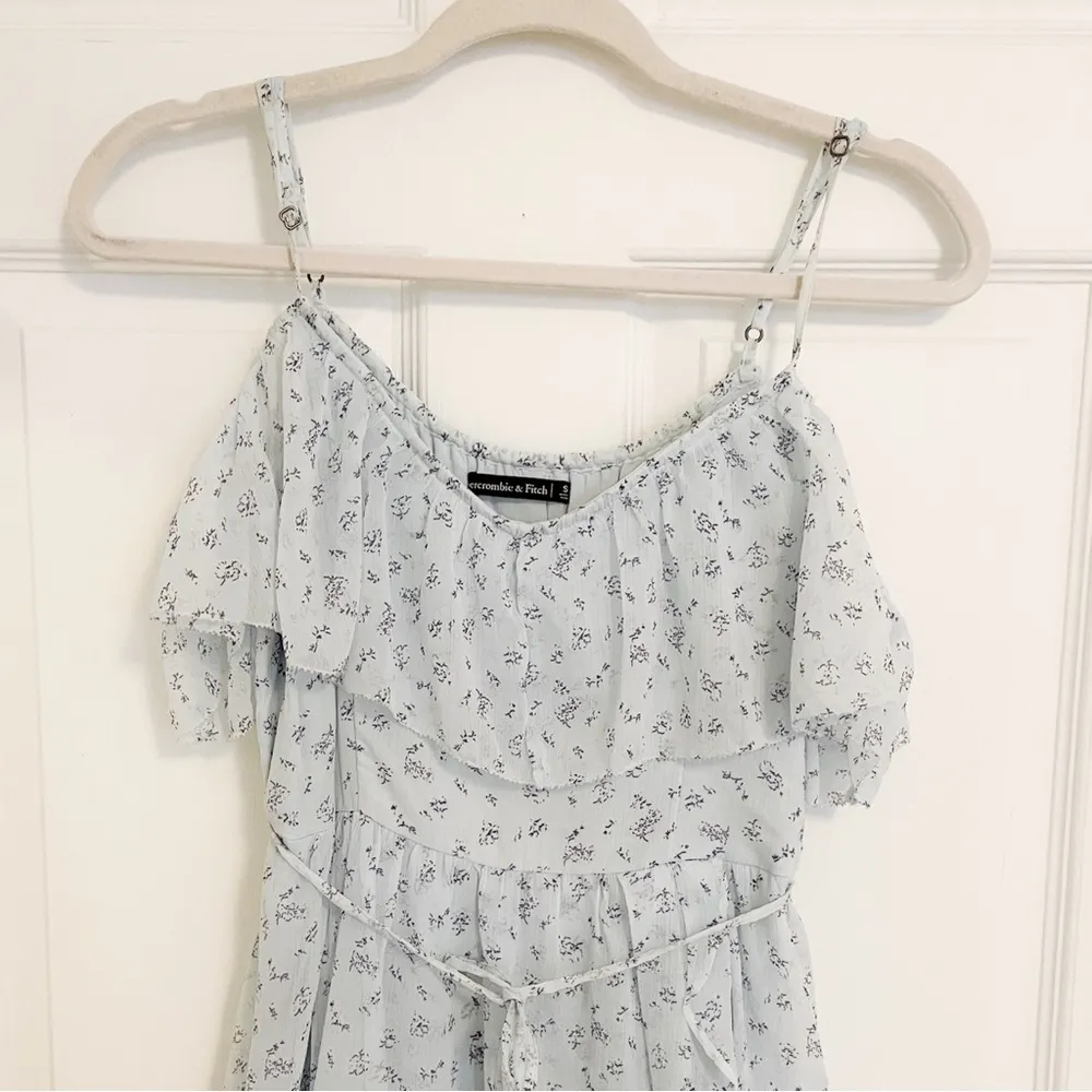 Abercrombie & Fitch Baby Blue Floral Asymmetrical Off Shoulder Ruffle Maxi Dress - Image 3