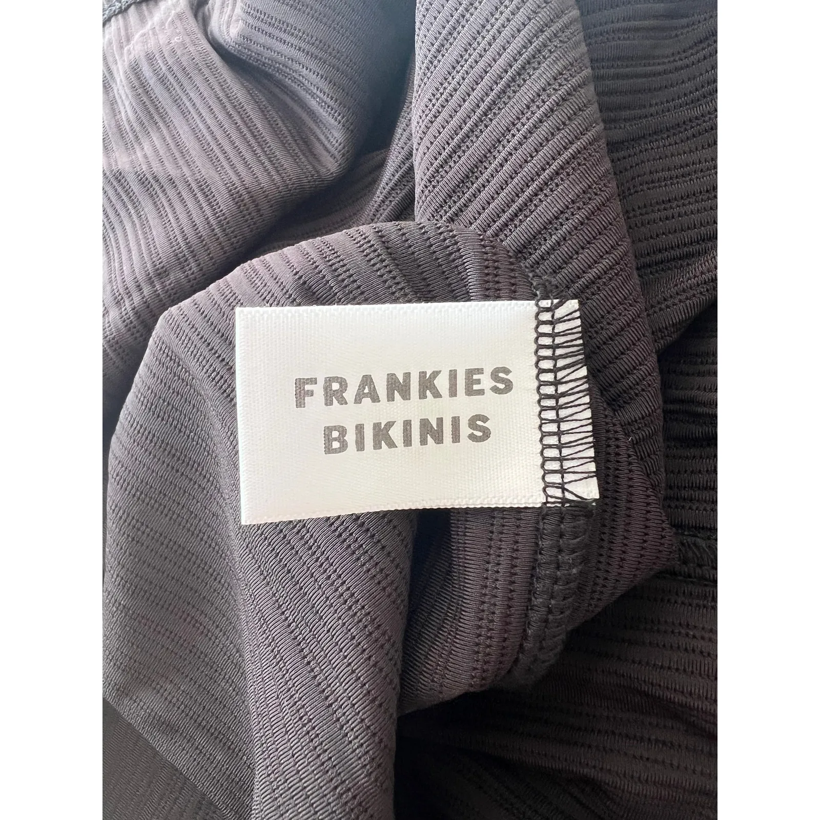 New with Tags Frankies Bikinis Black Palmer Plissé Strapless Dress Size: Large - Image 9